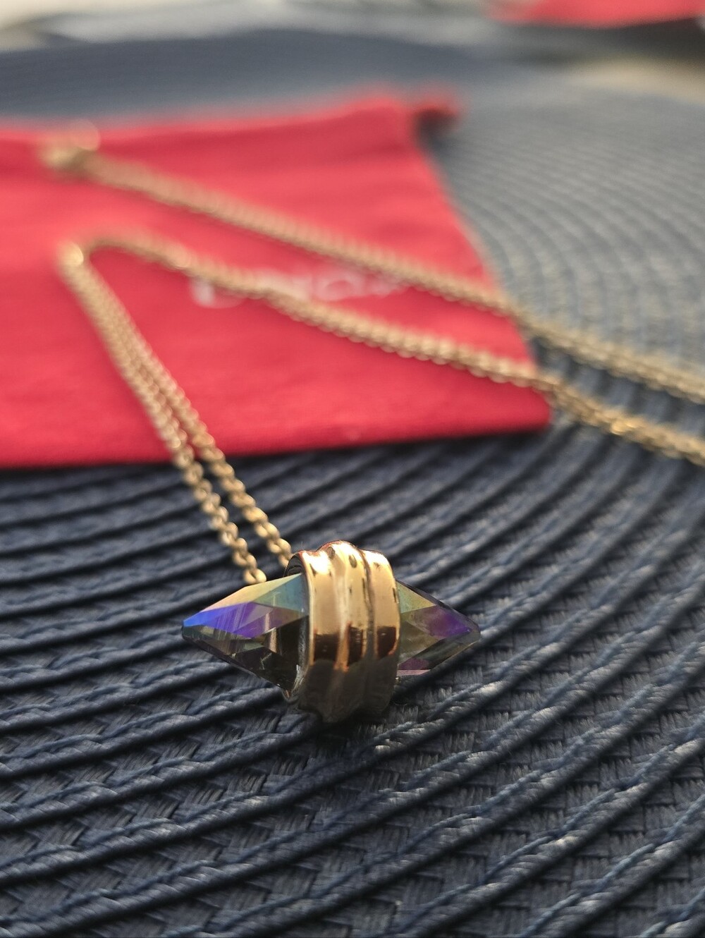 UNO de 50 Gold-Tone Necklace with Iridescent Purple-Green Crystal